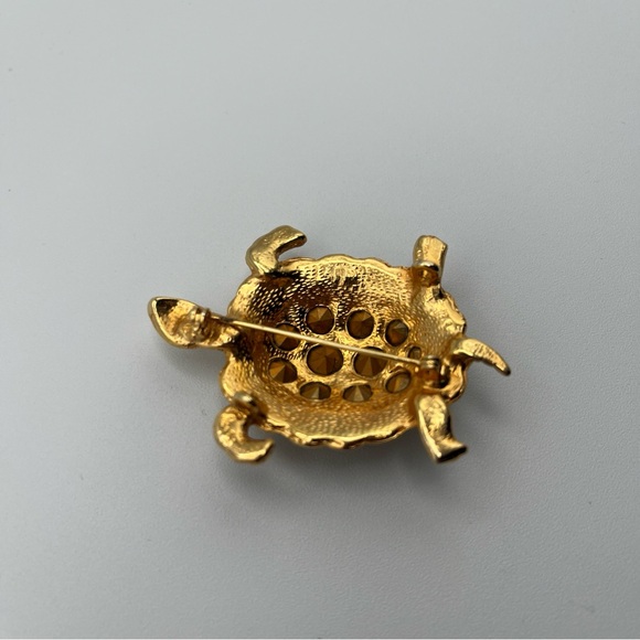 Gold-tone Turtle Brooch with Green Rhinestones - Picture 4 of 11